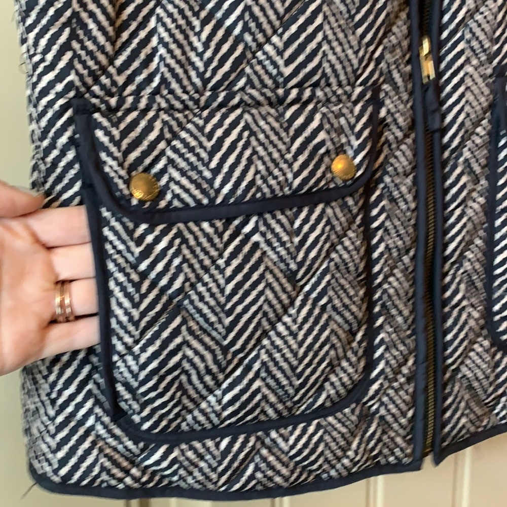 Quilted Chevron Patterned Vest - image 5